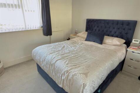 BED 1.jpg