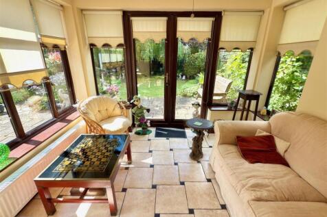 GARDEN ROOM.jpg