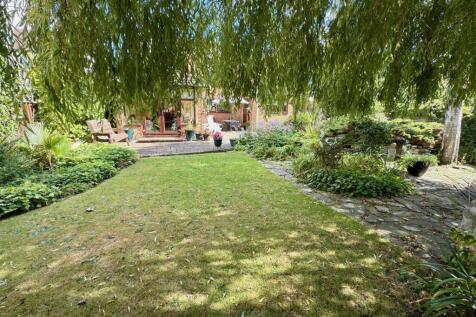 GARDEN 1.jpg
