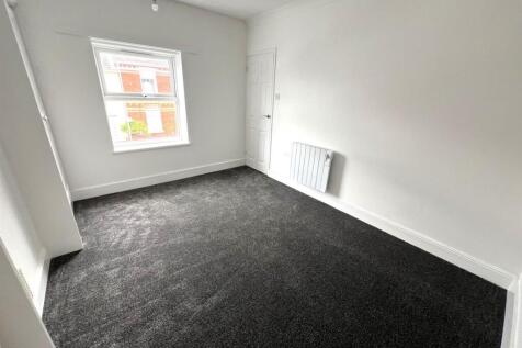Flat 2 (2).jpg