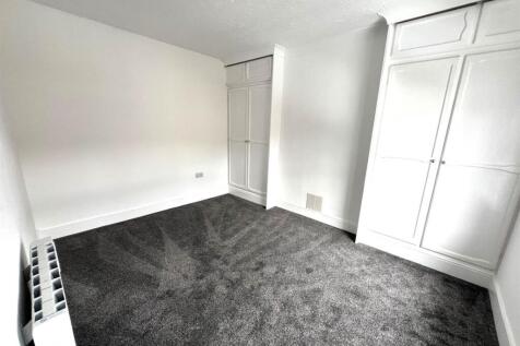 Flat 2.jpg