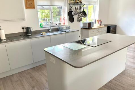 KITCHEN AREA.jpg
