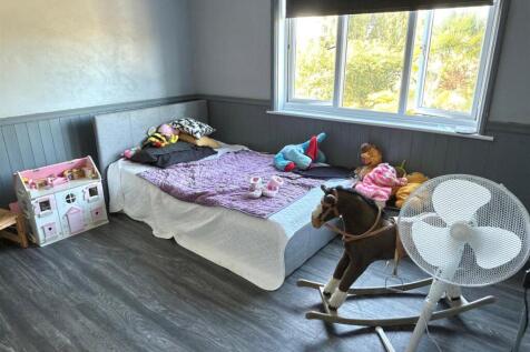 BEDROOM 2.jpg