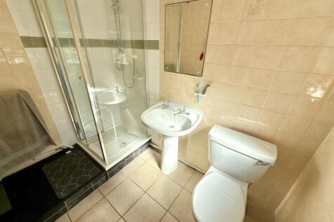 SHOWER ROOM.jpg