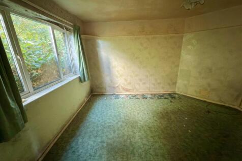 DINING ROOM.jpg