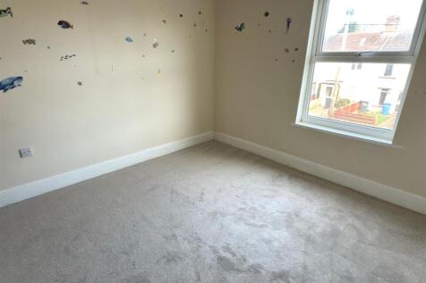 BED 1.jpg