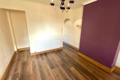 DINING ROOM.jpg