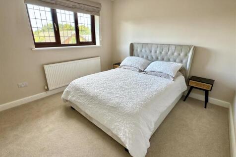 MASTER BEDROOM.jpg