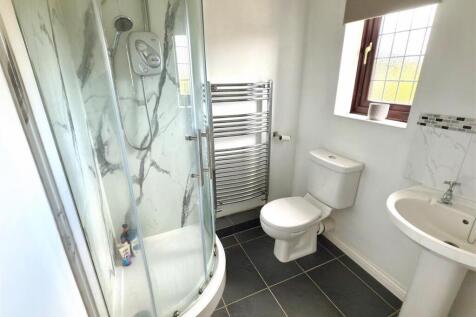 EN SUITE MASTER.jpg