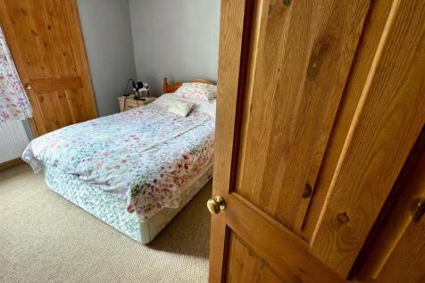 BEDROOM.jpg
