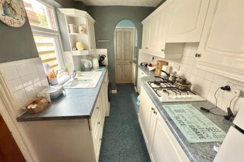 KITCHEN.jpg