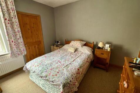 BED 1.jpg