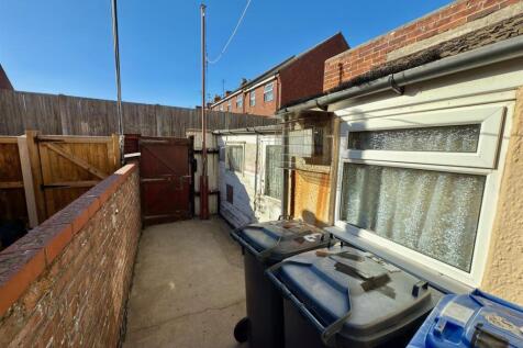 COURTYARD GARDEN.jpg