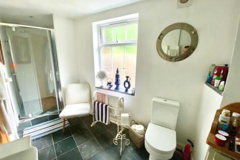 SHOWER AREA.jpg