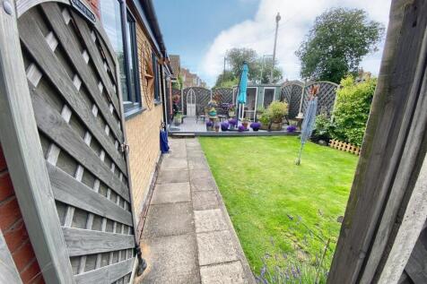 GARDEN SIDE 2.jpg