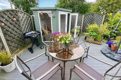 SUMMERHOUSE.jpg