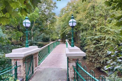 SPARROWS NEST PARK 1 MIN WALK AWAY.jpg