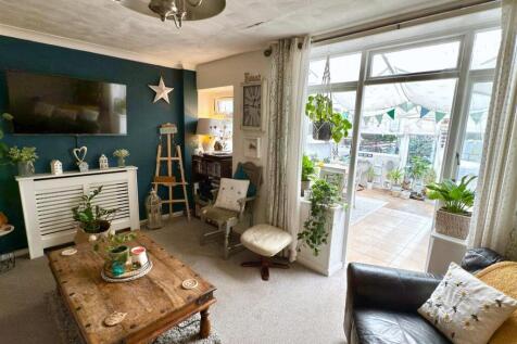 LOUNGE TO GARDEN ROOM.jpg