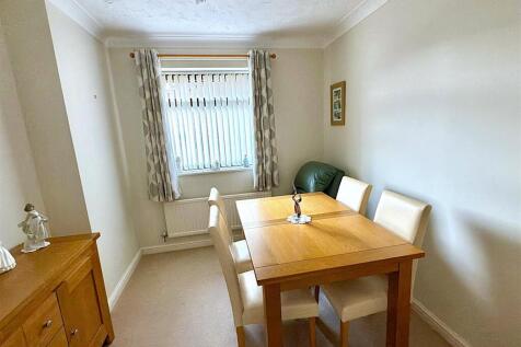 DINING ROOM OR BED 4.jpg