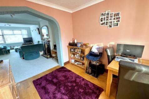 FORMAL DINING ROOM.jpg