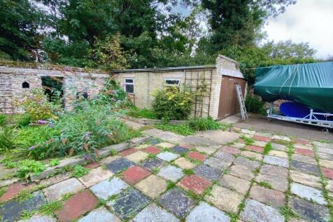 GARDEN 3.jpg