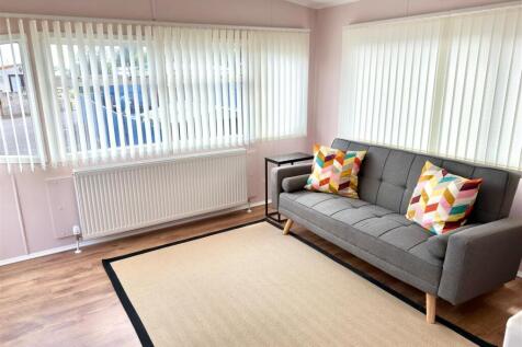 SITTING AREA.jpg