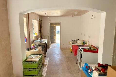 KITCHEN.jpg