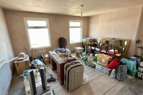 BEDROOM 2.jpg