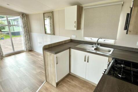 Kitchen To Lounge.jpg