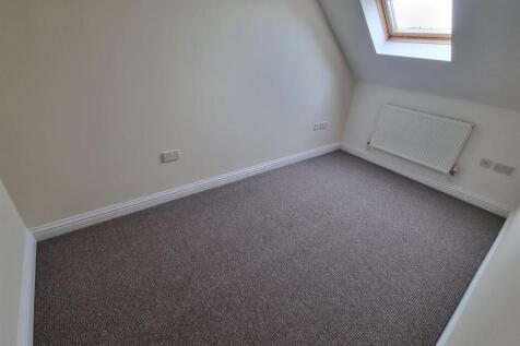 Bedroom 1 .jpg