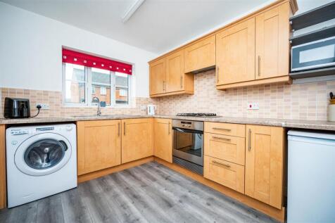 Kitchen (1).jpg