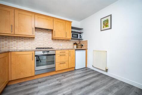Kitchen (2).jpg