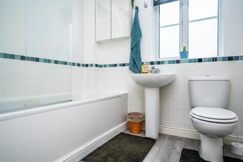 Bathroom.jpg
