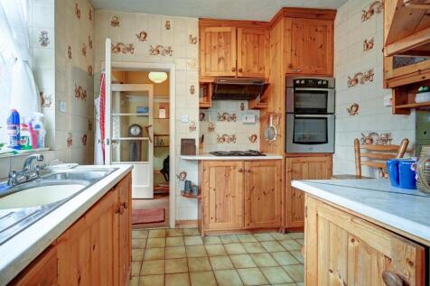 Kitchen (2).jpg