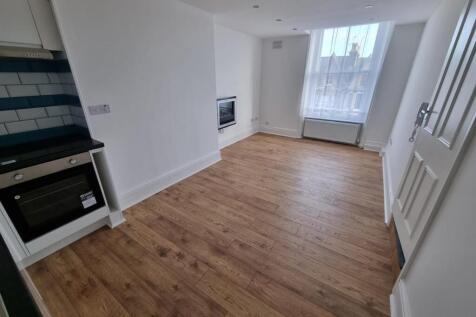 Lounge/Kitchen 2
