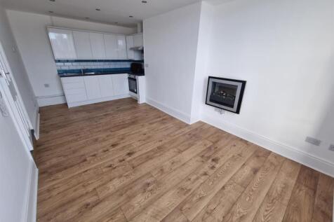 Lounge/Kitchen 3