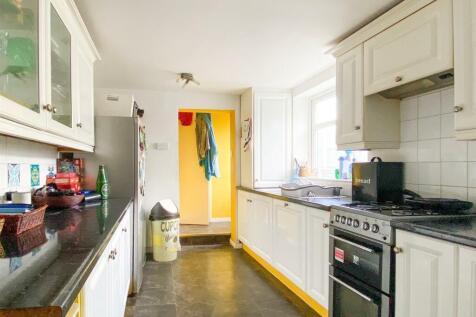 Kitchen (1).jpg