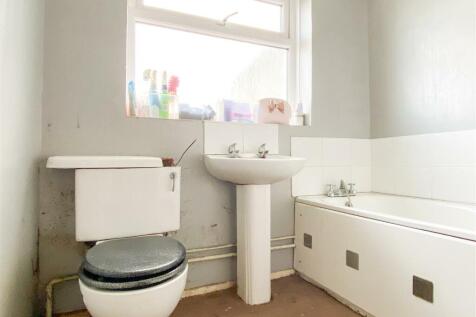 Bathroom.jpg