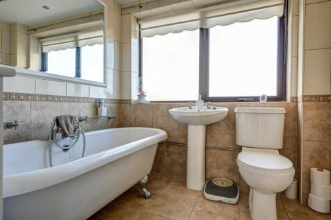 Bathroom.jpg