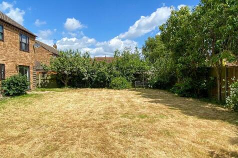 Rear Garden (2).jpg