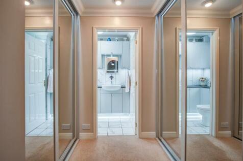 Dressing Room to en-suite.jpg