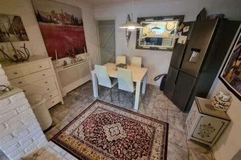 Breakfast Room 2