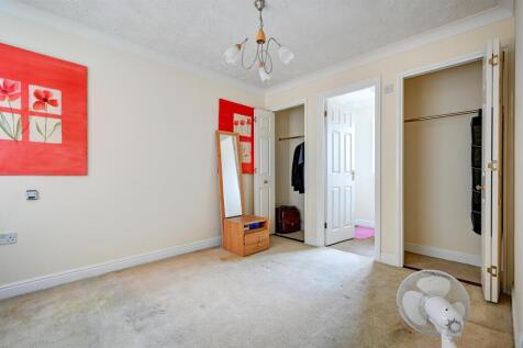 Bedroom 1.jpg