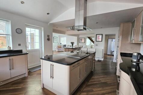 Kitchen/Lounge
