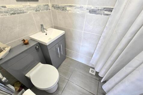 Garden Room Shower Room