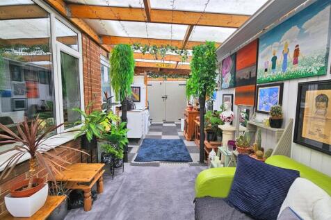 Lean to/Sun room