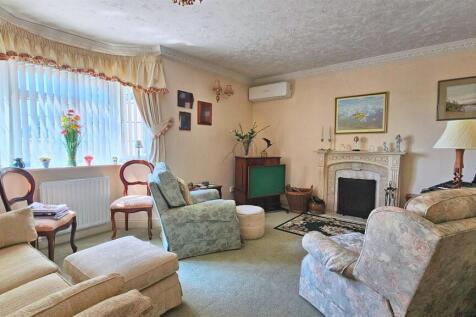 Sitting Room/Dining Room