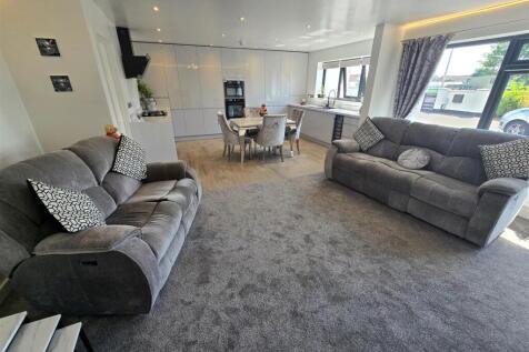 Bungalow Lounge/Diner/Kitchen