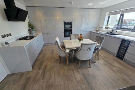 Bungalow Lounge/Diner/Kitchen