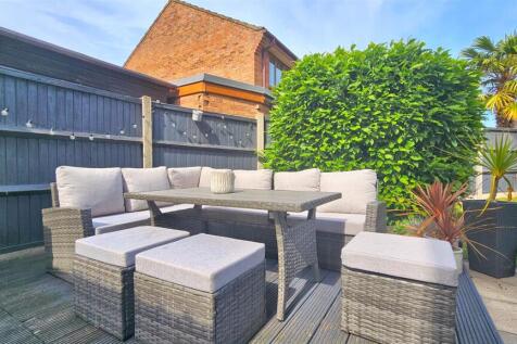 Garden/Seating Area